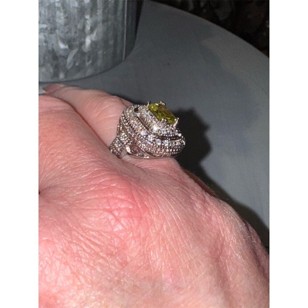 Cushion Double Halo Green Peridot Sterling Silver Cocktail ring in size 7. - Picture 4 of 12